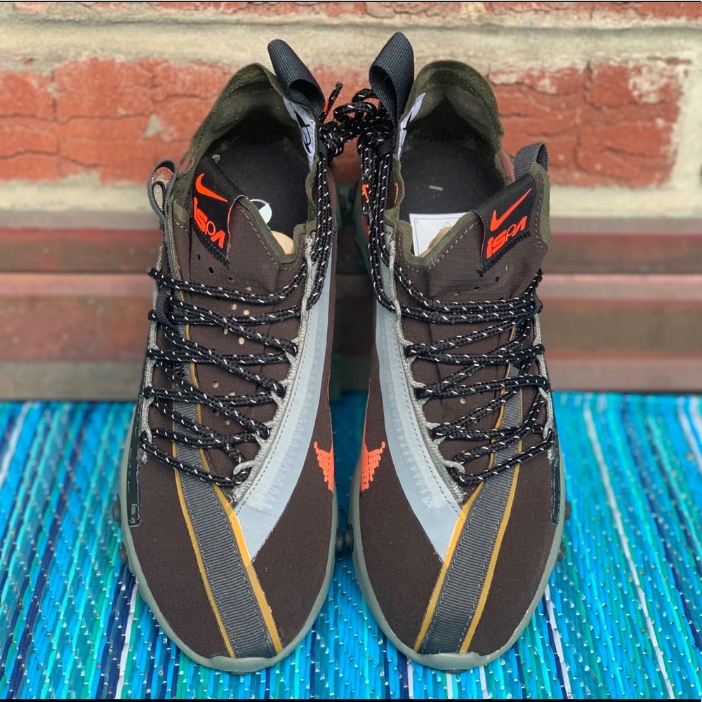 NIKE REACT WR ISPA